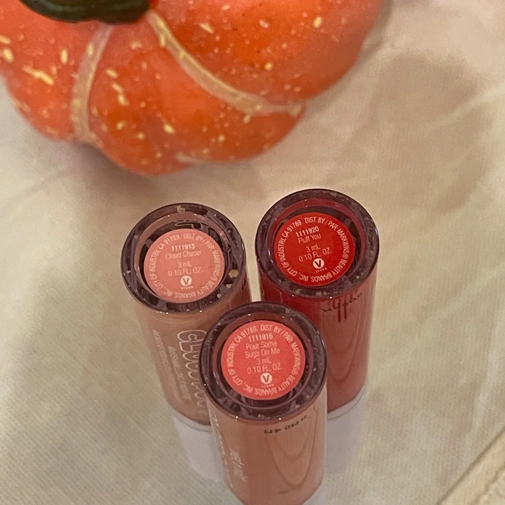 Wet n Wild Cloud Pout Marshmallow Lip Mousse Color Lipstick Bundle Lot of 3